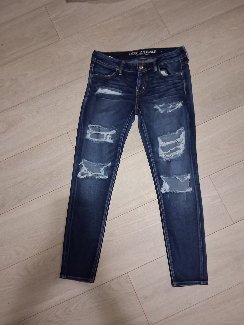 American Eagle Outfitters Dark Wash Distressed Skinny Jeans